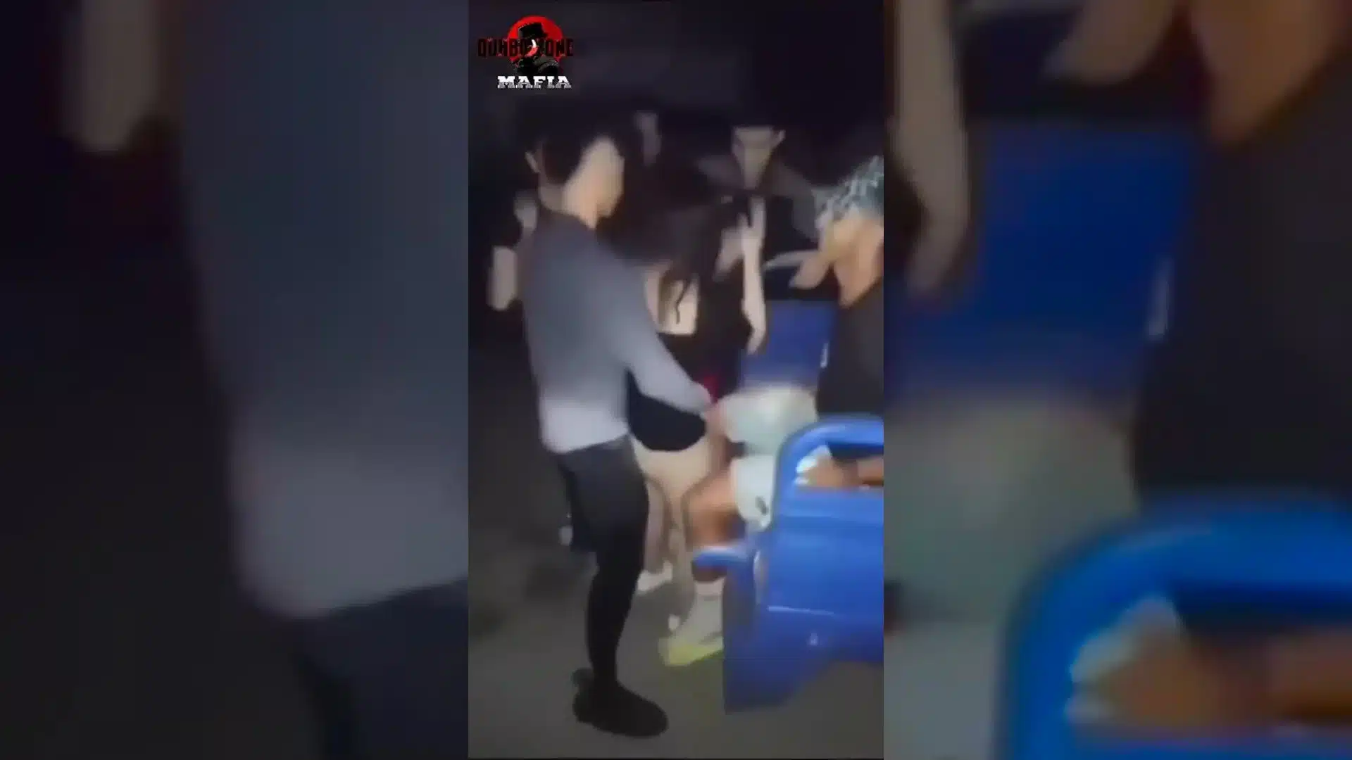 ماسكين بنت فى الشارع وبينكوها